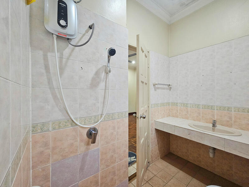 2-storey Terraced House for Sale in Putra Permai (Subang Jaya) - Nobeille Chung - PropertyGuru.com.my