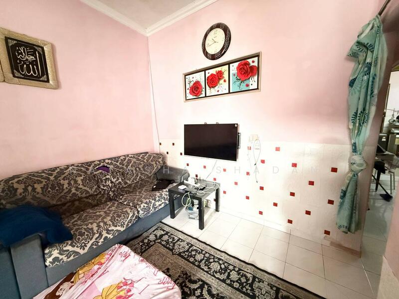 1-storey Terraced House for Sale in Taman Andalas Permai (Klang) - Natasha Shadan - Living Room - PropertyGuru.com.my
