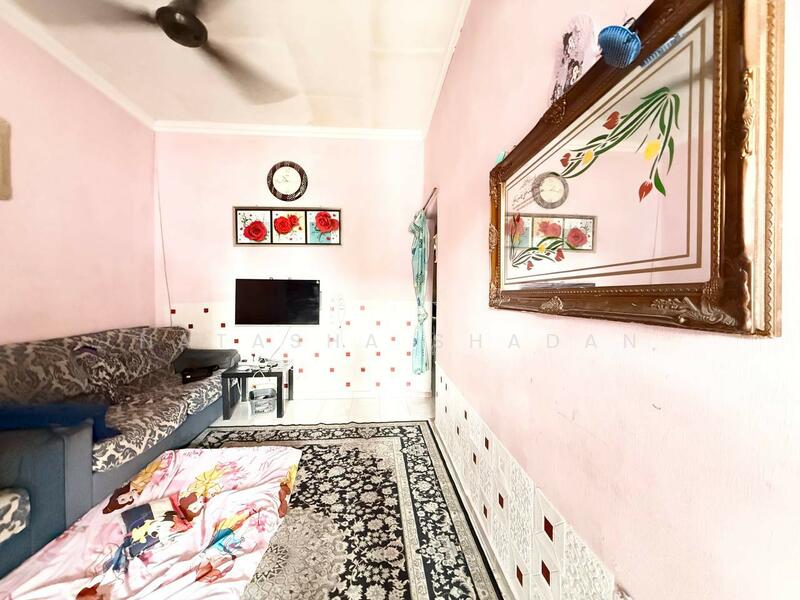 1-storey Terraced House for Sale in Taman Andalas Permai (Klang) - Natasha Shadan - Living Room - PropertyGuru.com.my