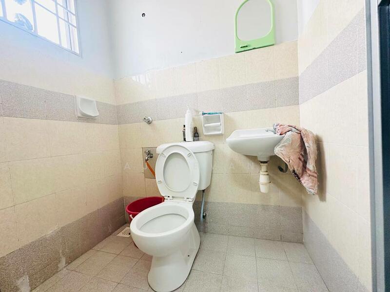 2-storey Terraced House for Sale in Bandar Parklands (Klang) - AJ Devan - Bathroom - PropertyGuru.com.my