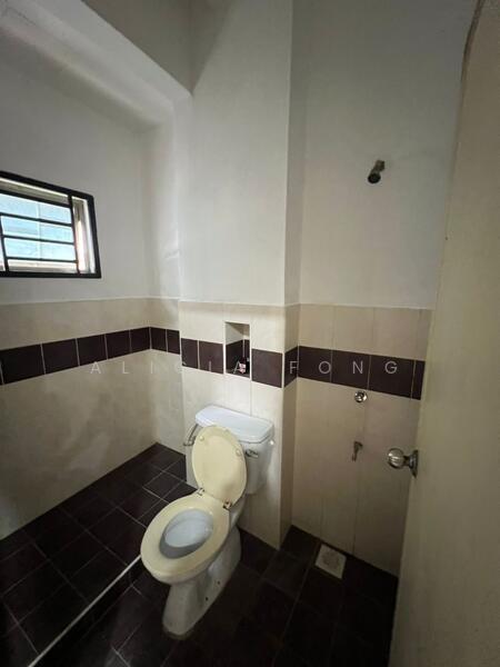 Rumah Teres 2 Tingkat untuk Dijual di Taman JP Perdana (Johor Bahru) - Alicia Fong - Bathroom - PropertyGuru.com.my