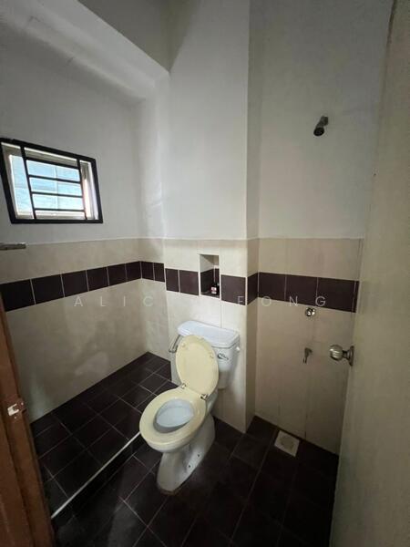 Rumah Teres 2 Tingkat untuk Dijual di Taman JP Perdana (Johor Bahru) - Alicia Fong - Bathroom - PropertyGuru.com.my