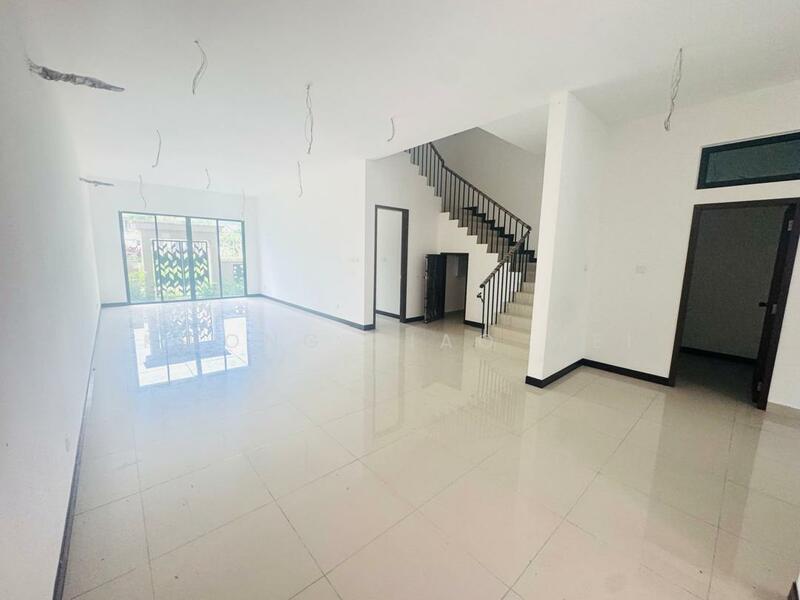 2-storey Terraced House for Sale in Rawang (Selangor) - Kwong Xiao Wei - Living Room - PropertyGuru.com.my