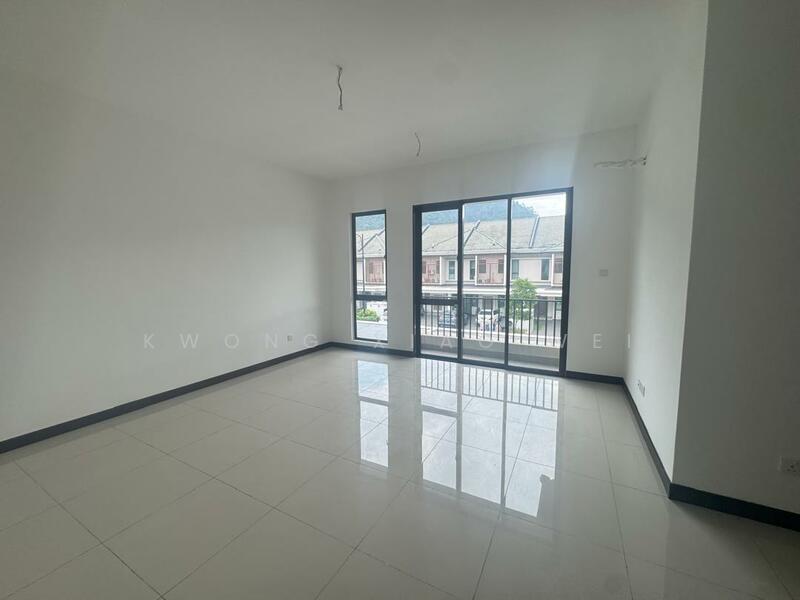 2-storey Terraced House for Sale in Rawang (Selangor) - Kwong Xiao Wei - Living Room - PropertyGuru.com.my