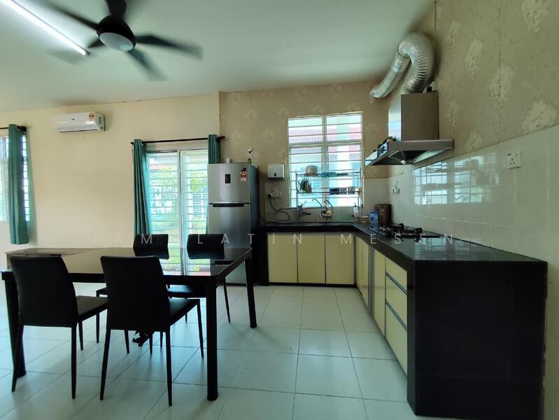 Bungalow for Sale in Bandar Tasik Senangin (Lenggeng) - Jamalatin Mesen - Kitchen - PropertyGuru.com.my