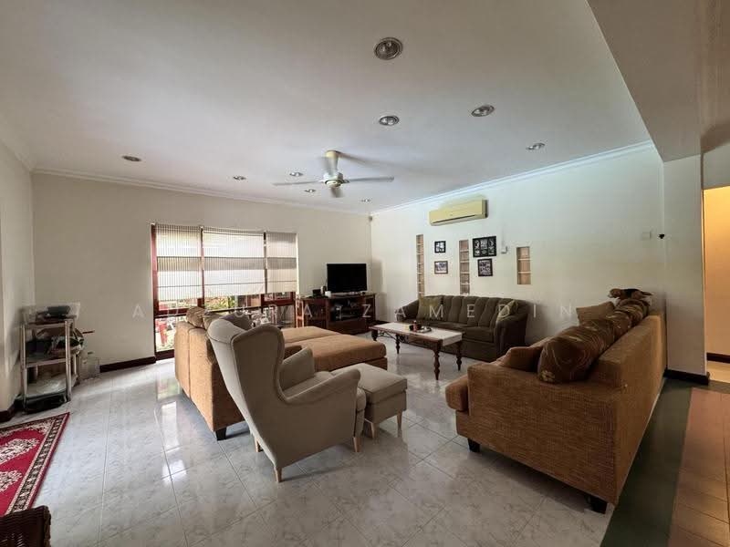 Rumah Banglo untuk Dijual di Country Heights (Kajang) - Adzura Zamedin - Living Room - PropertyGuru.com.my