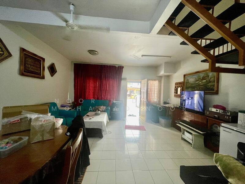 Taman Puncak Jalil untuk Untuk Dijual - RM 470,000, Mac 2026 - Living Room - PropertyGuru.com.my
