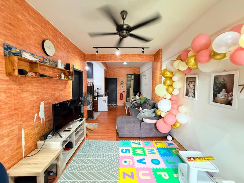 Pangsapuri untuk Dijual di Sutera Bayu Apartment - Syazue Wanie - Living Room - PropertyGuru.com.my