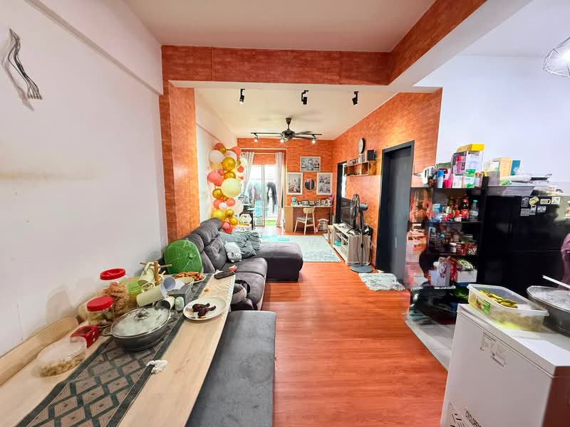 Pangsapuri untuk Dijual di Sutera Bayu Apartment - Syazue Wanie - Living Room - PropertyGuru.com.my