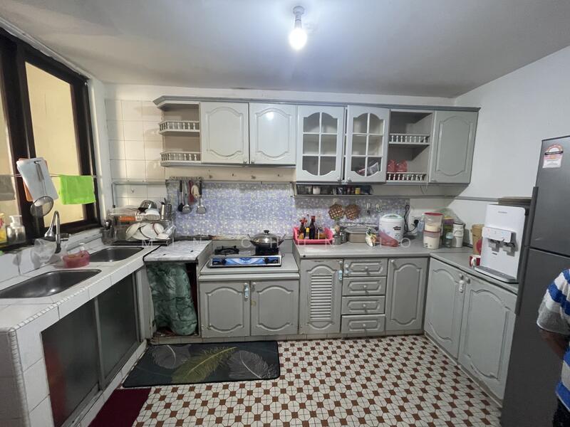 2-storey Terraced House for Sale in Tabuan Jaya (Kuching) - Min Chun Ho - Kitchen - PropertyGuru.com.my