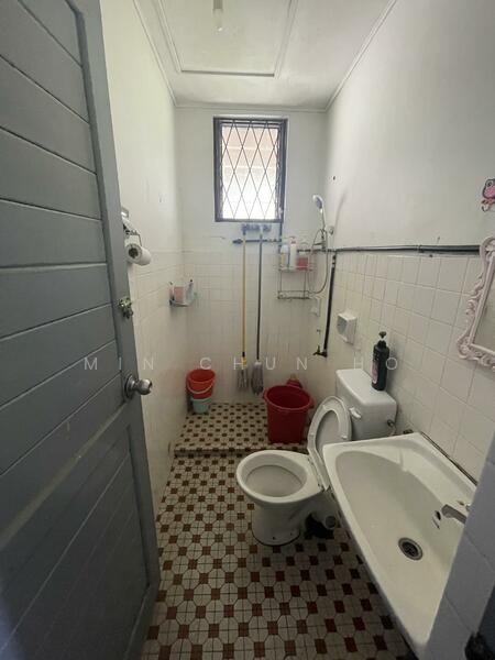 2-storey Terraced House for Sale in Tabuan Jaya (Kuching) - Min Chun Ho - Bathroom - PropertyGuru.com.my