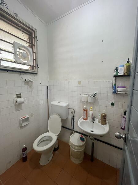 2-storey Terraced House for Sale in Tabuan Jaya (Kuching) - Min Chun Ho - Bathroom - PropertyGuru.com.my