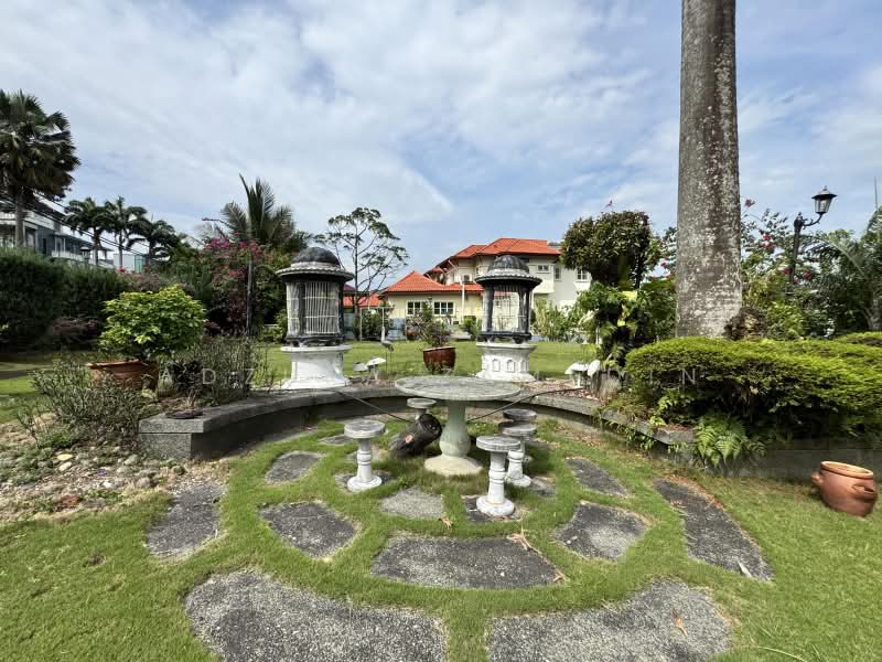 Bungalow for Sale in Country Heights (Kajang) - Adzura Zamedin - Garden - PropertyGuru.com.my