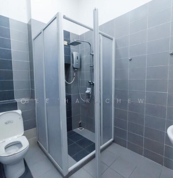 Rumah Teres 2-Tingkat untuk Dijual di Setia Indah (Setia Alam) - Bee Har Chew - Bathroom - PropertyGuru.com.my