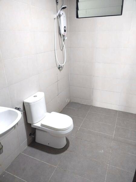 Condominium for Sale at Ken Rimba Condominium 1 - Kew . - Bathroom - PropertyGuru.com.my