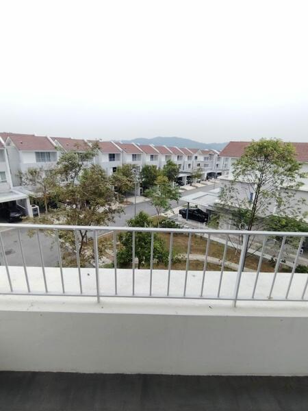 3-storey Terraced House for Sale in Batu Arang (Selangor) - Evelyn Khoo - Exterior - PropertyGuru.com.my