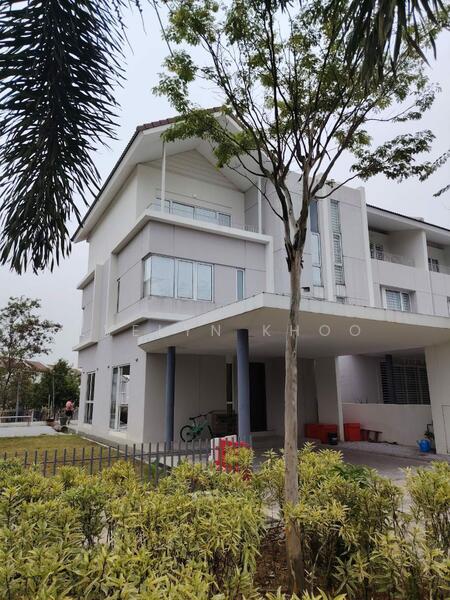 3-storey Terraced House for Sale in Batu Arang (Selangor) - Evelyn Khoo - Exterior - PropertyGuru.com.my