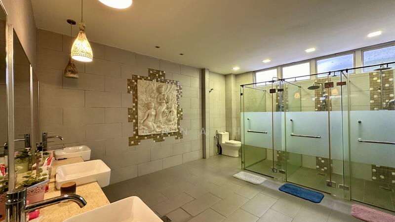 Rumah Banglo untuk Dijual di Bangsar (Kuala Lumpur) - Anna H - Bathroom - PropertyGuru.com.my