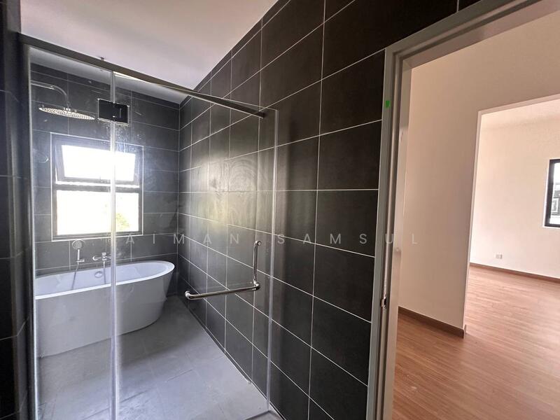 Semi-Detached House for Sale in Cyber 10 (Cyberjaya) - Aiman Samsul - Bathroom - PropertyGuru.com.my