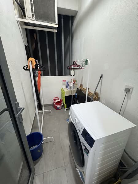 Kondominium untuk Disewa di Vivo Residential Suites - Ernest Leong - Balcony - PropertyGuru.com.my