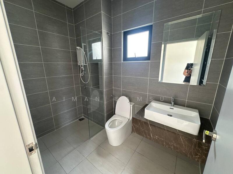 Semi-Detached House for Sale in Cyber 10 (Cyberjaya) - Aiman Samsul - Bathroom - PropertyGuru.com.my