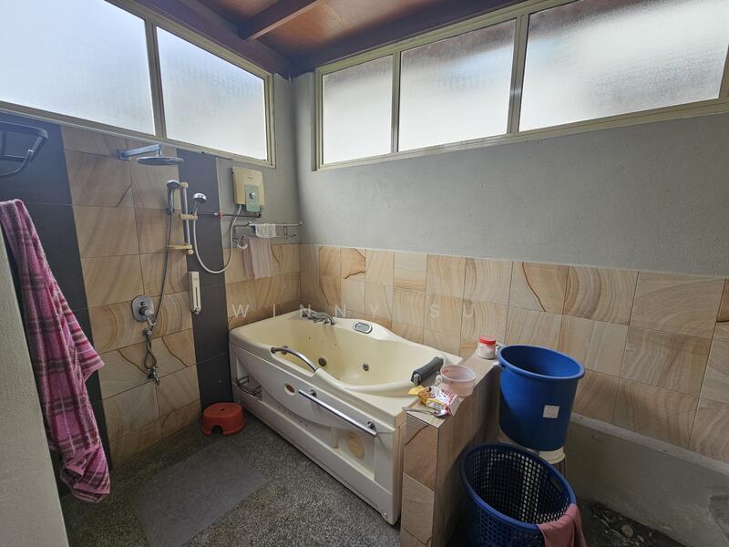 Bukit Jelutong untuk Untuk Dijual - RM 1,550,000, Feb 2026 - Bathroom - PropertyGuru.com.my