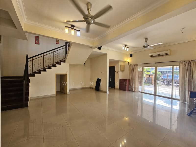 2-storey Terraced House for Sale in Bukit Jelutong (Shah Alam) - Winny Su - Living Room - PropertyGuru.com.my