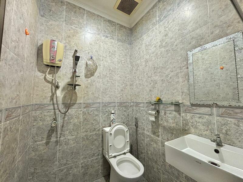 1-storey Terraced House for Sale in Taman Mutiara (Bekok) - NGO - Bathroom - PropertyGuru.com.my