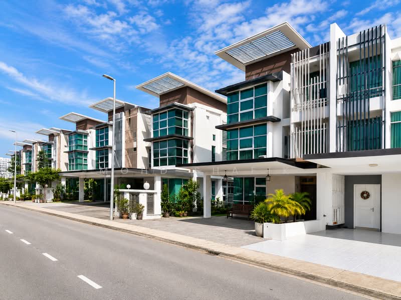 Semi-Detached House for Sale in Cyberjaya (Selangor) - Mohd Shafik - Exterior - PropertyGuru.com.my