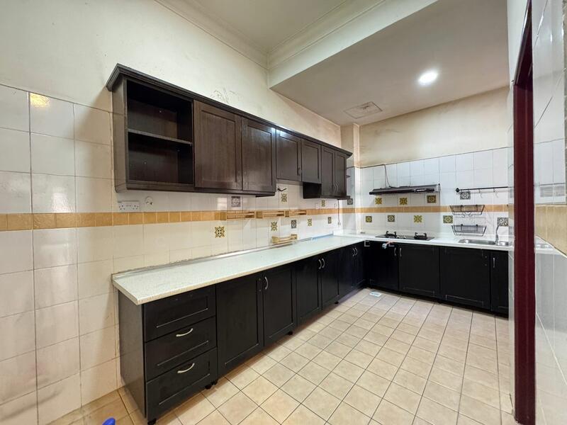Townhouse for Sale in Bandar Sri Damansara (Selangor) - Carson Lee - Kitchen - PropertyGuru.com.my