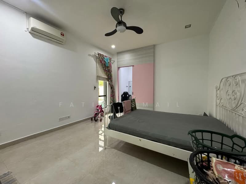 Bungalow for Sale in Country Heights (Kajang) - Fatin Ismail - Bedroom - PropertyGuru.com.my