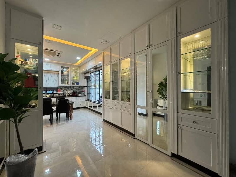 Bungalow for Sale in Country Heights (Kajang) - Fatin Ismail - Kitchen - PropertyGuru.com.my