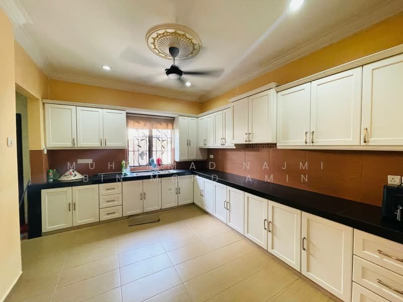 Rumah Banglo untuk Dijual di Gombak (Selangor) - Muhammad Najmi Bin Mohd Amin - Kitchen - PropertyGuru.com.my