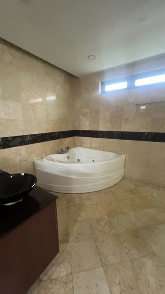 Bungalow for Sale in Seri Kembangan (Selangor) - Helen Law - Bathroom - PropertyGuru.com.my