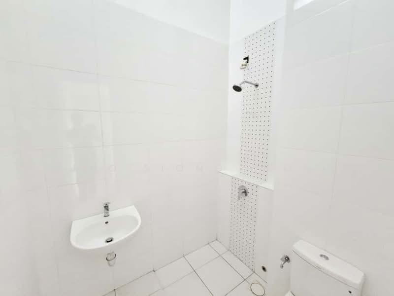 [Best Condition][24x75] Eco Majestic Cradleton untuk Untuk Dijual - RM 690,000, Mac 2026 - Bathroom - PropertyGuru.com.my