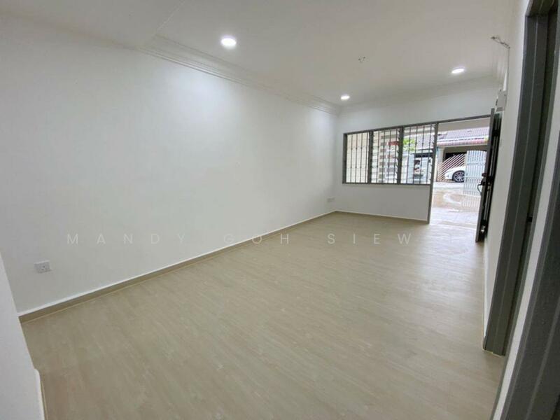 Taman Universiti Single Storey untuk Untuk Dijual - RM 388,000, Feb 2026 - Living Room - PropertyGuru.com.my