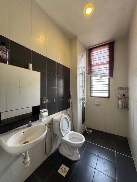 2-storey Terraced House for Rent in Iskandar Puteri (Nusajaya) (Johor) - Li Wei - Bathroom - PropertyGuru.com.my