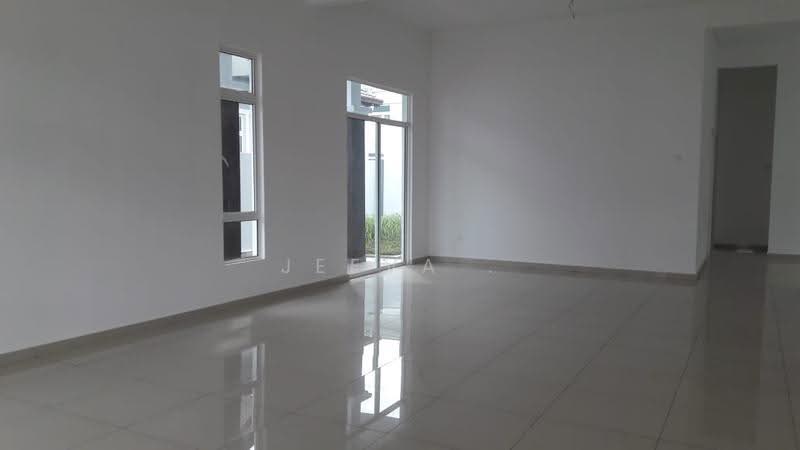 Bungalow House untuk Dijual di Taman Senawang Perdana (Senawang) - Jeevs Jeeva - Living Room - PropertyGuru.com.my