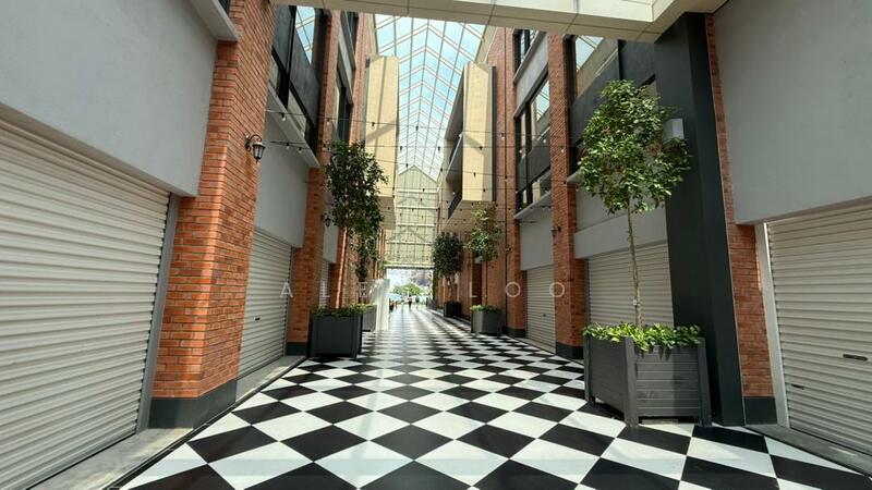 Shop for Rent in Bandar Gamuda Cove (Dengkil) - Alex Loo - Corridor - PropertyGuru.com.my