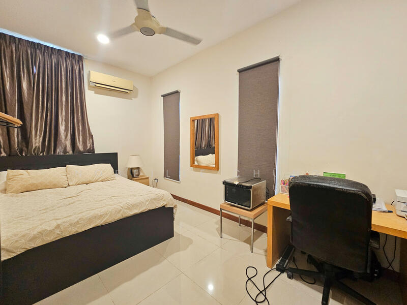 Rumah Berkembar untuk Dijual di Taman Equine (Seri Kembangan) - Nobeille Chung - Bedroom - PropertyGuru.com.my