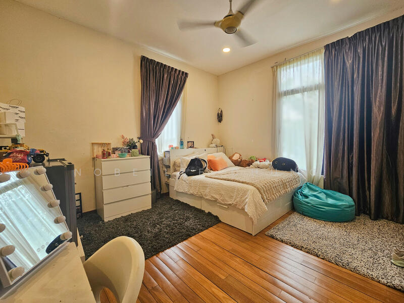 Rumah Berkembar untuk Dijual di Taman Equine (Seri Kembangan) - Nobeille Chung - Bedroom - PropertyGuru.com.my