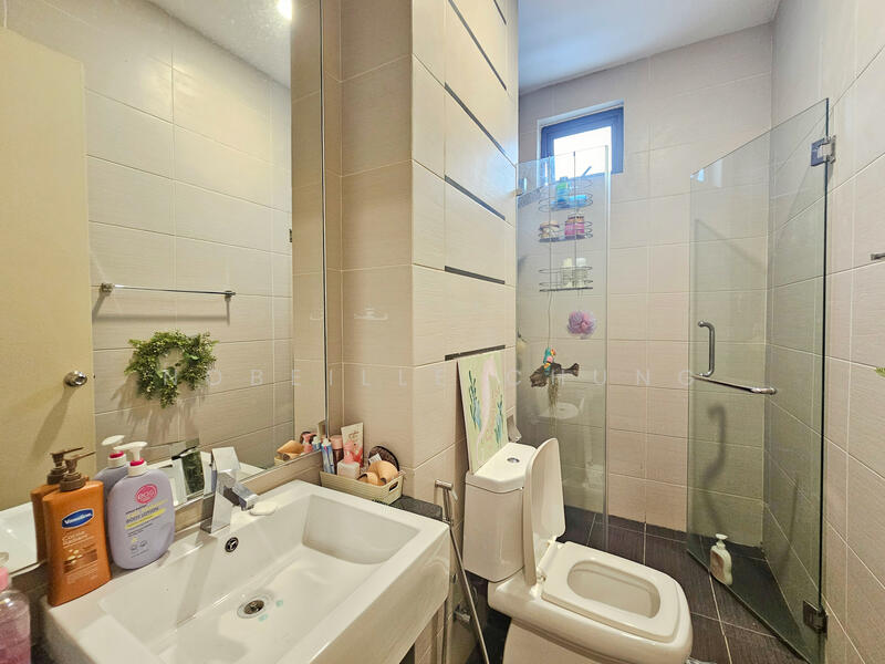 Rumah Berkembar untuk Dijual di Taman Equine (Seri Kembangan) - Nobeille Chung - Bathroom - PropertyGuru.com.my