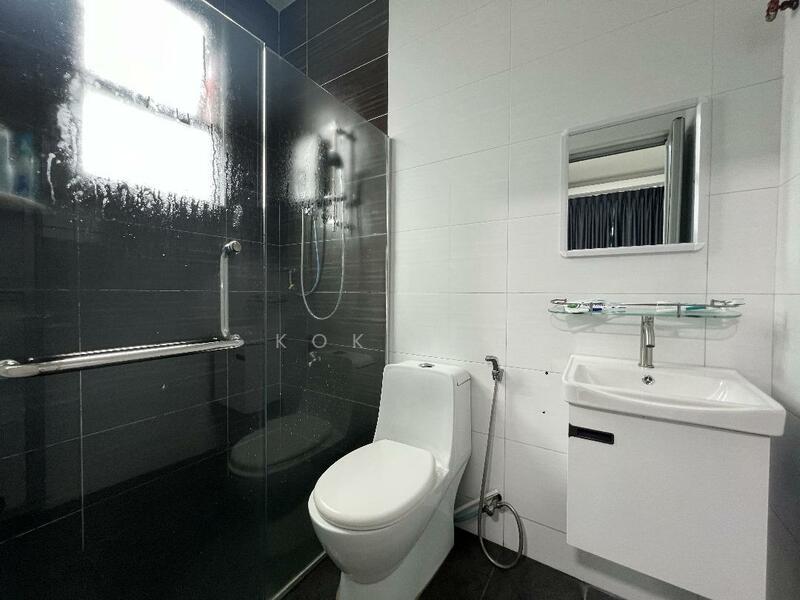 Link Bungalow for Sale in Taman Gaya (Ulu Tiram) - Kok Hui - Bathroom - PropertyGuru.com.my