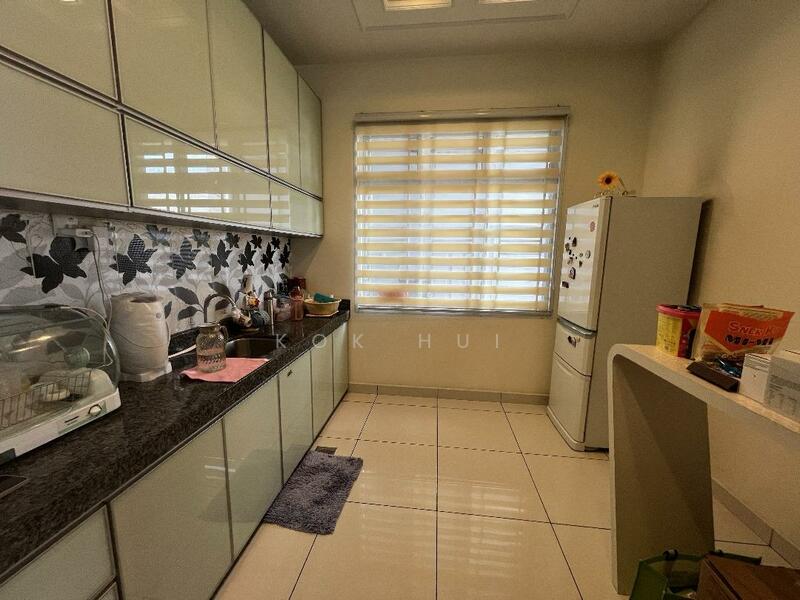 Link Bungalow for Sale in Taman Gaya (Ulu Tiram) - Kok Hui - Kitchen - PropertyGuru.com.my