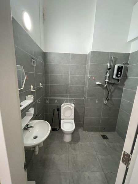 2-storey Terraced House for Rent in Dengkil (Selangor) - MckayC TEH - Bathroom - PropertyGuru.com.my