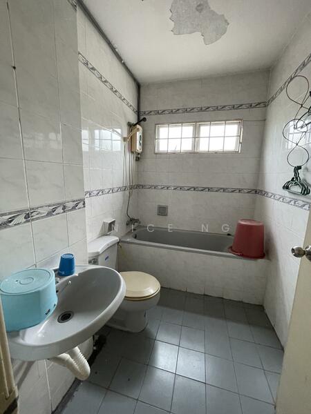 2-storey Terraced House for Sale in Kota Kemuning (Shah Alam) - Denice Ng - Bathroom - PropertyGuru.com.my