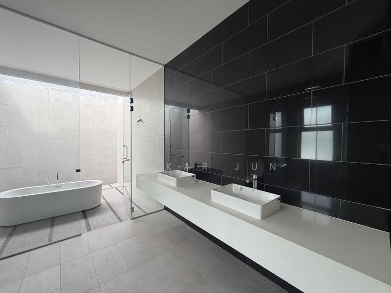 Bungalow House for Sale in Jade Hills (Kajang) - Hei Kar Jun - Bathroom - PropertyGuru.com.my