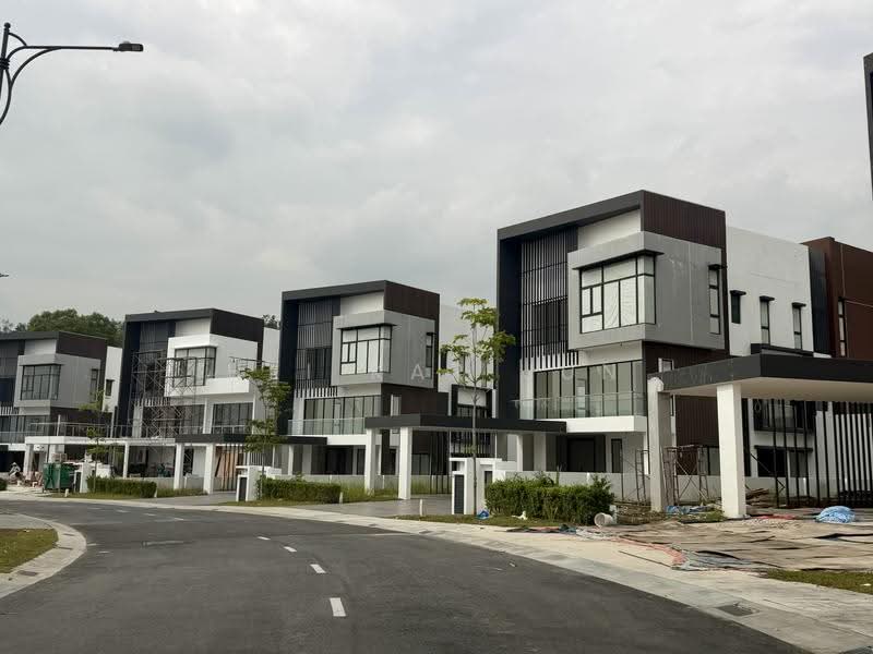 Bungalow House for Sale in Jade Hills (Kajang) - Hei Kar Jun - Exterior - PropertyGuru.com.my