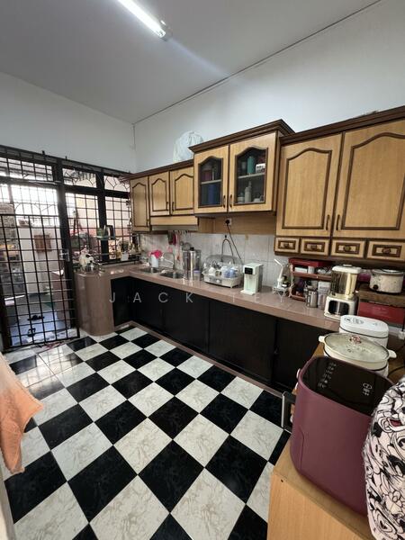 2-storey Terraced House for Sale in Skudai (Johor) - Jack Tey - Dry kitchen - PropertyGuru.com.my
