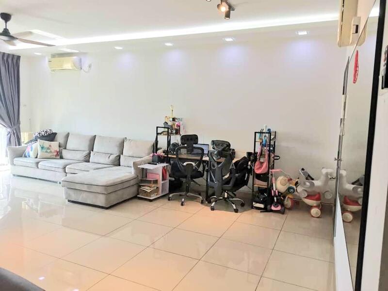 Pandan Residence 2 untuk Untuk Dijual - RM 468,000, Mac 2026 - Living Room - PropertyGuru.com.my